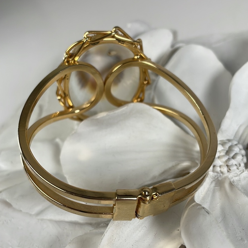 Shell Dove Clamp Style Bangle - Picture 3 of 15
